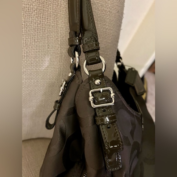 Coach Madison Op Art Maggie, F1120-18763. Grey exterior with purple lining. - Picture 11 of 16